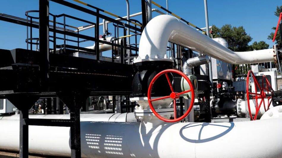 Hungría condiciona apoyo a Ucrania a tránsito de petróleo ruso