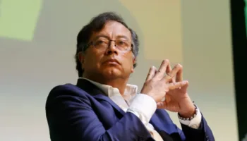 Presidente de Colombia Gustavo Petro insta a EE.UU. cambiar política hacia Cuba 