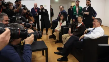 El socialista António José Seguro se impone a la extrema derecha y gana la segunda vuelta de elección presidencial en Portugal