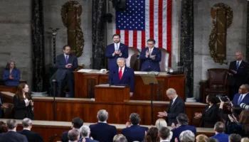 Trump vende en su discurso anual un auge que sus ciudadanos no sienten