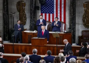 Trump vende en su discurso anual un auge que sus ciudadanos no sienten