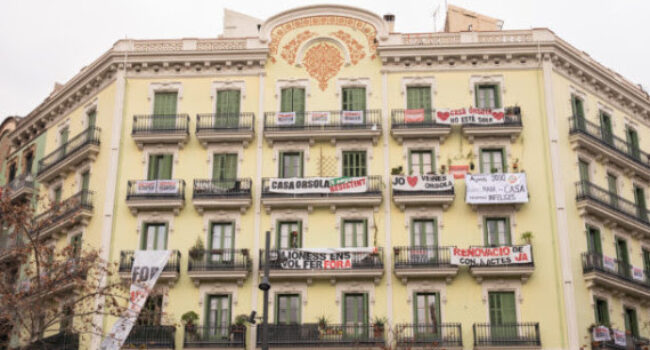 Els Comuns acuerdan con el Govern prohibir las compras especulativas de vivienda en Cataluña