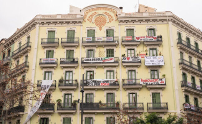 Els Comuns acuerdan con el Govern prohibir las compras especulativas de vivienda en Cataluña