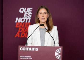 Un xec de 60 euros anuals per a productes menstruals i un de 30 per a anticonceptius, proposta dels Comuns per als pressupostos