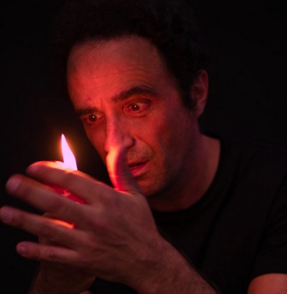 La compañía La Teta Calva trae a Teatro del Barrio «Yo soy 451», su premiada adaptación de Fahrenheit 451