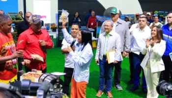 Delcy Rodríguez impulsa economía comunal como ofensiva productiva para romper los bloqueos