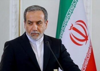 Irán jura atacar centros económicos de enemigo por atacar un banco