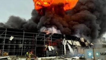 Una planta química israelí arde en llamas tras un ataque iraní