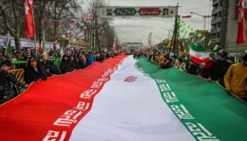 Senador: EEUU no puede obligar a Irán a rendirse mediante ataques