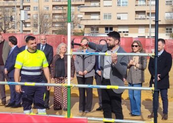 IU Sevilla reclama al Ayuntamiento servicios básicos para los trabajadores del montaje de la Feria