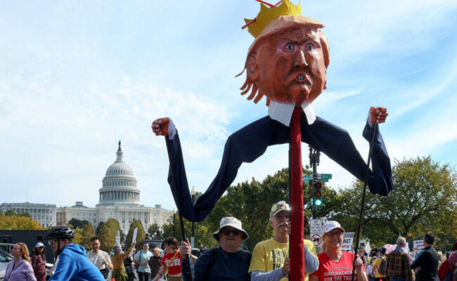 Donald Trump, en caída libre