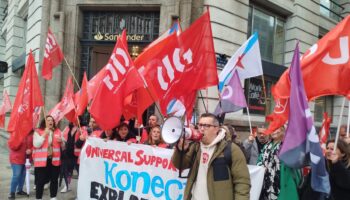 Segunda xornada de folga parcial do persoal que atende a Superlínea do Santander por condicións laborais e salariais dignas