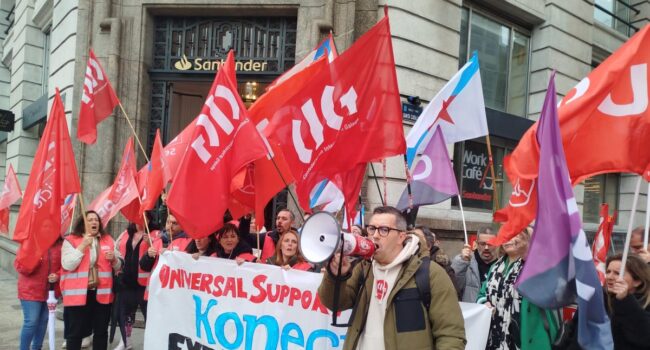 Segunda xornada de folga parcial do persoal que atende a Superlínea do Santander por condicións laborais e salariais dignas