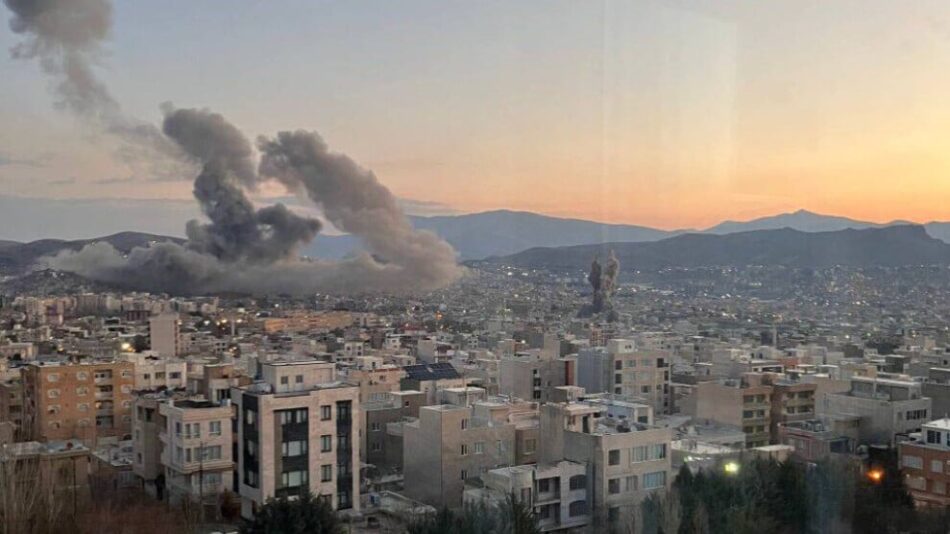 Cazas de EEUU se estrellan en Kuwait durante un ataque de misiles iraní