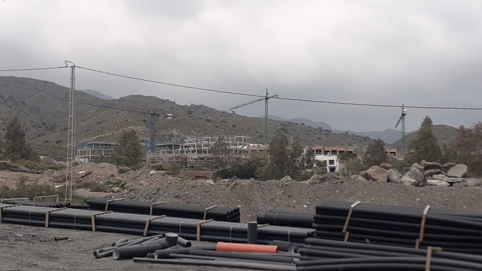 Organizaciones ecologistas denuncian el «atentado ambiental» de Cosentino en Macenas