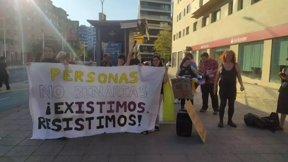 Personas no binarias: ¡Existimos, Resistimos! – Acciones frente de los oficinas de los registros civiles en diez ciudades