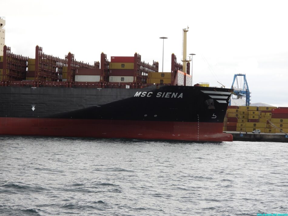 Dos barcos sospechosos de transportar material militar para Israel harán escala en puertos españoles durante los próximos días