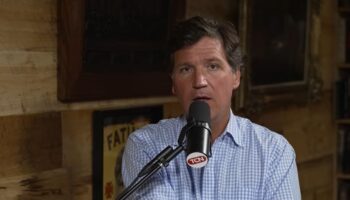 Tucker Carlson sobre la agresión a Irán: «EE.UU. no tomó la decisión. La tomó Benjamín Netanyahu»