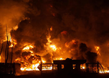 The New York Times publica que Israel desoyó el aviso de EE.UU. de no atacar depósitos de petróleo en Teherán