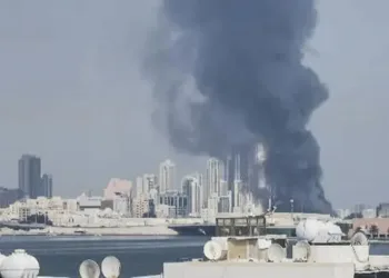 Irán ataca bases de EE.UU. en Medio Oriente y advierte sobre portaviones en mar Rojo