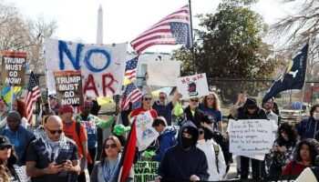 Se extienden las protestas contra la guerra de Irán en Estados Unidos