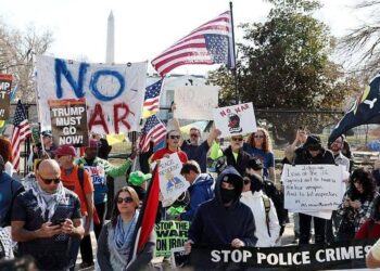 Se extienden las protestas contra la guerra de Irán en Estados Unidos