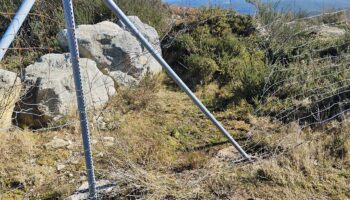 Salvemos Cabana alerta de la vandalización del cierre perimetral de las balsas del Monte Neme y reabre el debate sobre la falta de seguridad en la antigua explotación minera