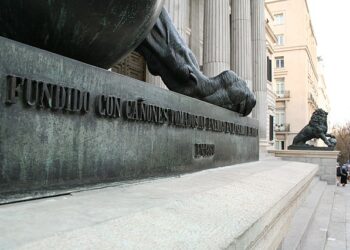 Europa Laica denuncia la «claudicación del Estado», pide boicotear la presencia del Papa en el Congreso de los Diputados y que no se le reconozca como «jefe de Estado»