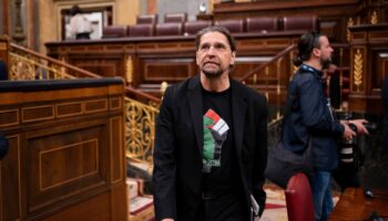 Francisco Sierra muestra en nombre del Grupo Plurinacional Sumar el “completo respaldo” a las demandas de la ‘Plataforma de Radiotelevisiones Públicas en Lucha’