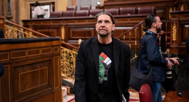 Francisco Sierra muestra en nombre del Grupo Plurinacional Sumar el “completo respaldo” a las demandas de la ‘Plataforma de Radiotelevisiones Públicas en Lucha’