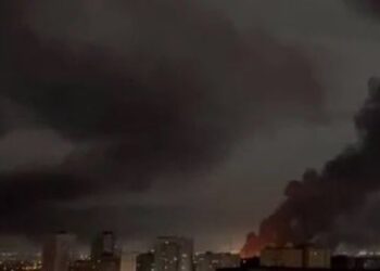 Israel y EEUU lanzan extensos bombardeos contra Irán, que responde con el lanzamiento de misiles