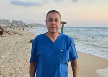 Expertos de la ONU instan a Israel a liberar al Dr. Hussam Abu Safia, médico de Gaza, ante los informes de «torturas severas»