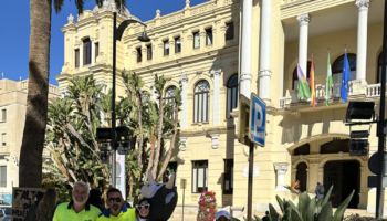 Llega la víspera de la huelga de hambre de la plantilla de redes de saneamiento a las puertas del Ayto. de Málaga