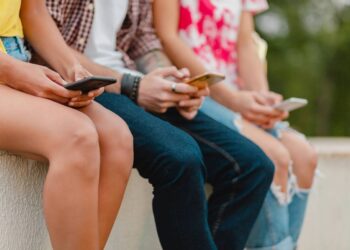 La mitad de los adolescentes de Estados Unidos usa la IA para crear imágenes sexualizadas