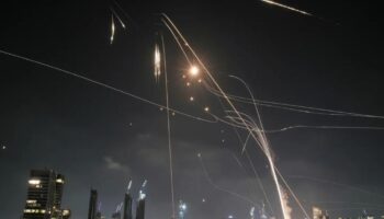 Irán ataca Tel Aviv con misiles en represalia por muerte de Larijani