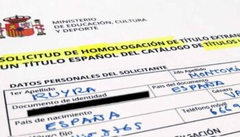 Años de espera para homologar títulos en España: nueva encuesta revela retrasos persistentes