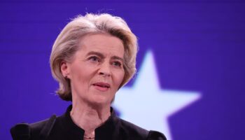 Alianza Verde considera perdedora la apuesta de Von Der Leyen por la energía nuclear y exige al gobierno acelerar la transición energética