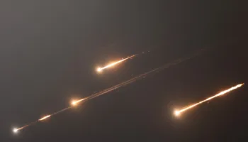 Misiles y drones iraníes golpean el interior de «Israel»