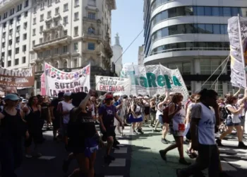 Sindicatos argentinos impugnarán la reforma laboral aprobada por el Congreso