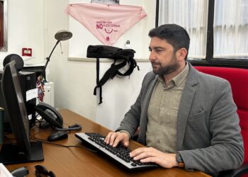 IU reclama seguridad jurídica y presupuestaria ante la privatización de la limpieza de colegios de Sevilla