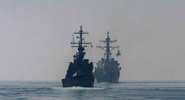 Teherán ataca buques estadounidenses e israelíes en estrecho de Ormuz