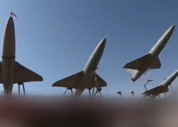 Irán atacó la principal base logística israelí en «Tel Aviv»