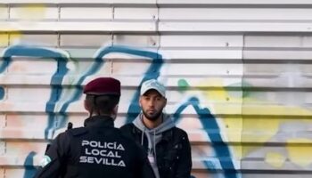 APDHA cree que “Sevilla no necesita ni boinas rojas ni fuerzas especiales, sino un Ayuntamiento que cuide de sus barrios y de su gente”