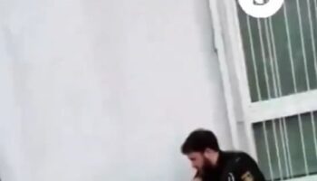 Podemos denuncia la brutalidad policial registrada en grabaciones efectuadas durante la detención de Serigne Mbaye y exige una investigación independiente