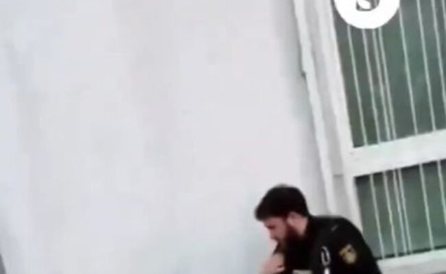 Podemos denuncia la brutalidad policial registrada en grabaciones efectuadas durante la detención de Serigne Mbaye y exige una investigación independiente