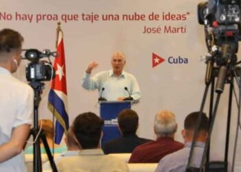 Díaz-Canel apunta a contactos para abrir un diálogo con Estados Unidos