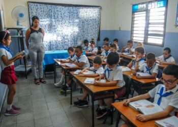 Actualizan medidas en el sistema educacional para garantizar la continuidad del curso ante contingencia energética
