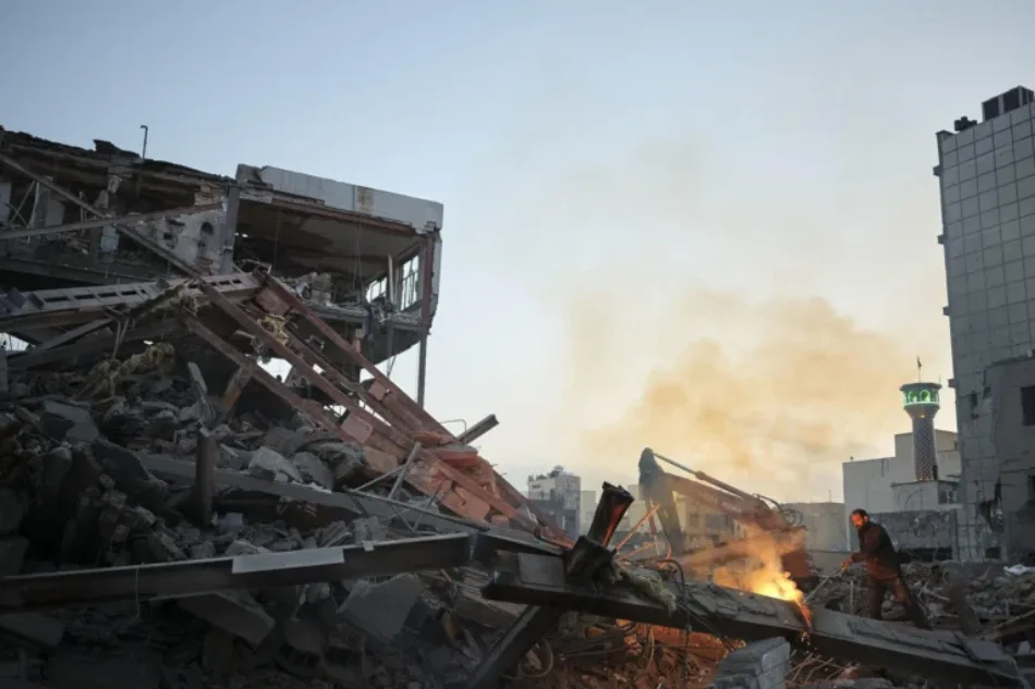 Bombardeos israelíes golpean medio estatal iraní y otras áreas en Teherán