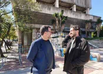 Adelante Andalucía se compromete a limitar los precios de alquiler por barrios para que no se vaya el 60% del salario en vivienda