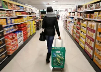Argentina: Salarios y consumo caen bajo gestión Milei